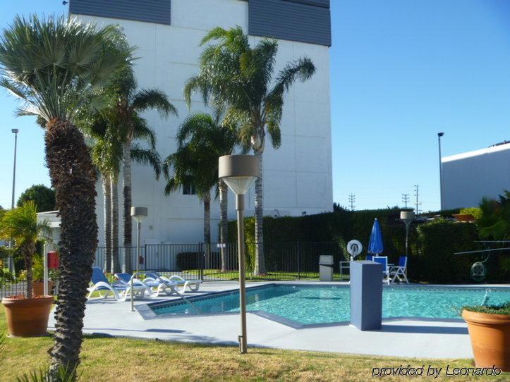Holiday Inn Express Van Nuys, An Ihg Hotel Los Angeles Exterior photo